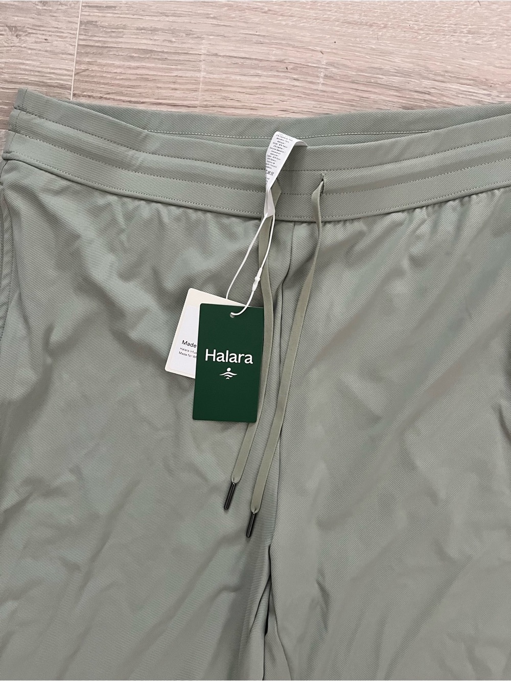 NWT Halara Mid Rise Drawstring Curved Hem Quick Dry Golf Tapered Pants - Large - Picture 3 of 7